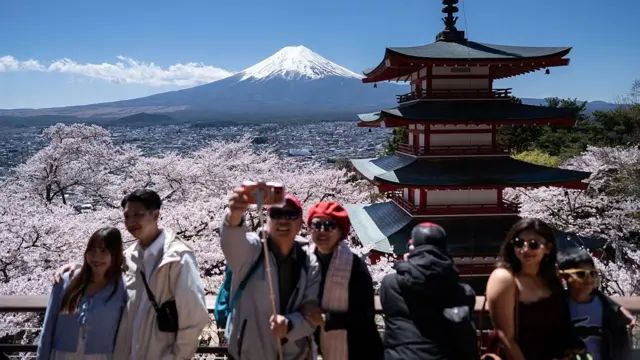 日本收緊外國人居留條件,申請費用上調二十倍(图1) 日本收緊外國人居留條件,申請費用上調二十倍