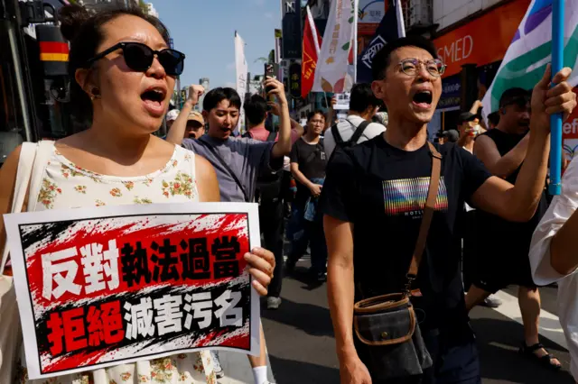 台北同志酒吧遭搜查 警員歧視言論惹爭議(图1) 台北同志酒吧遭搜查 警員歧視言論惹爭議