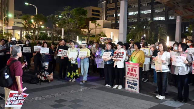 駐日美軍涉謀殺女性被捕 重燃沖繩抗議浪潮(图2) 駐日美軍涉謀殺女性被捕 重燃沖繩抗議浪潮